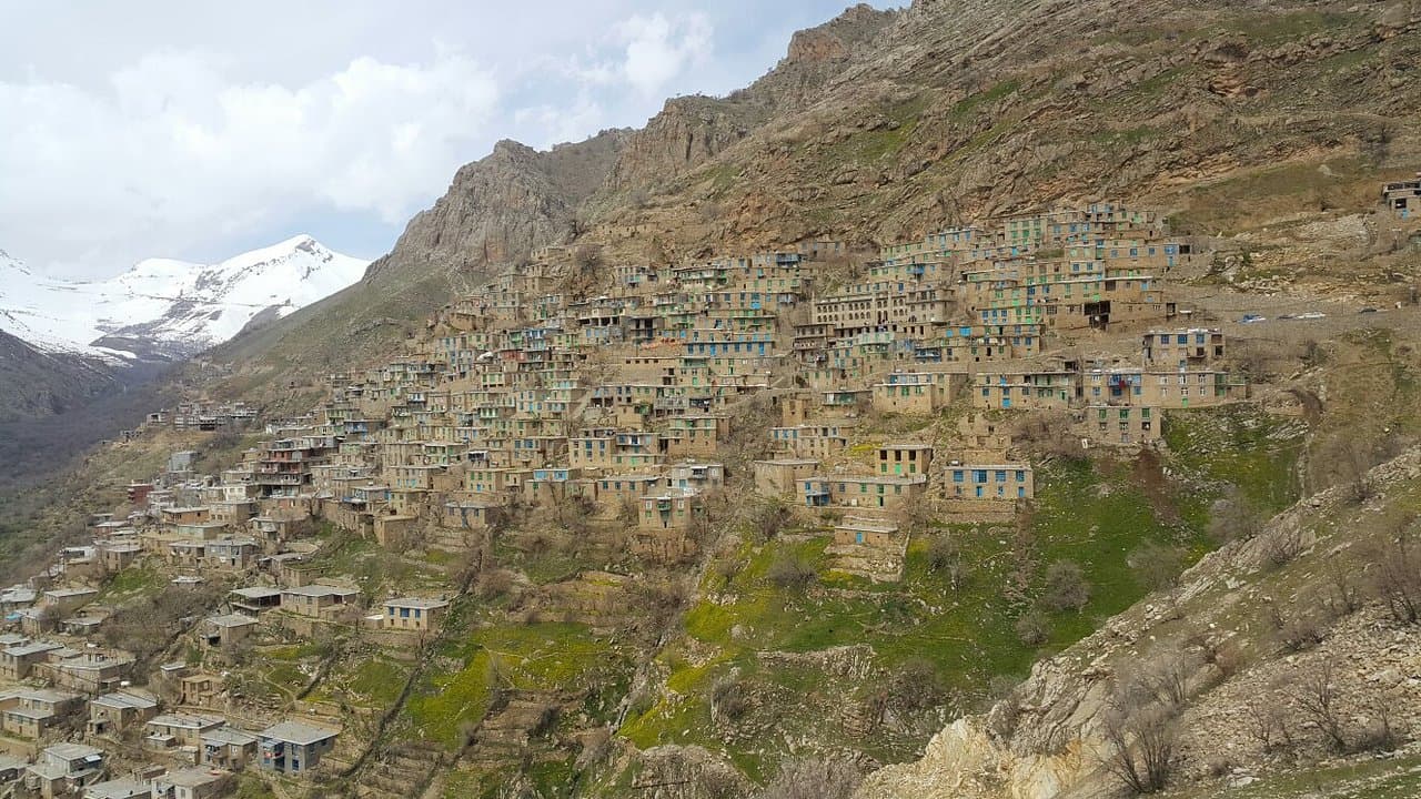 Travel to bahār, Iran