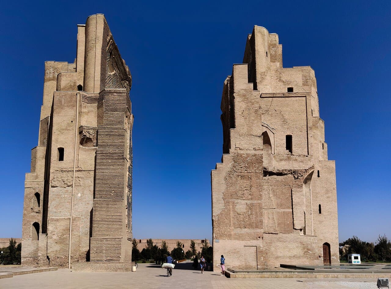 Ak-Saray Palace Ruins