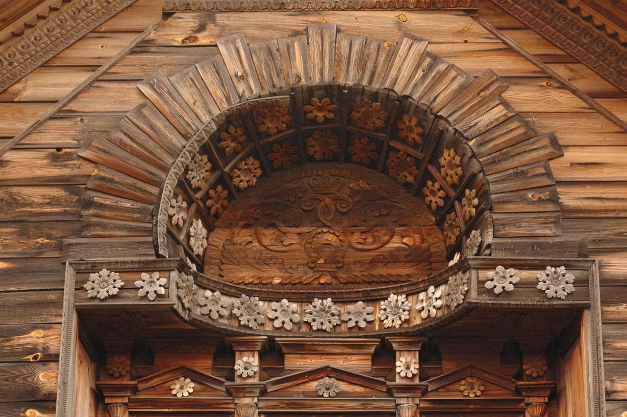 Wooden Architecture Walking Tour