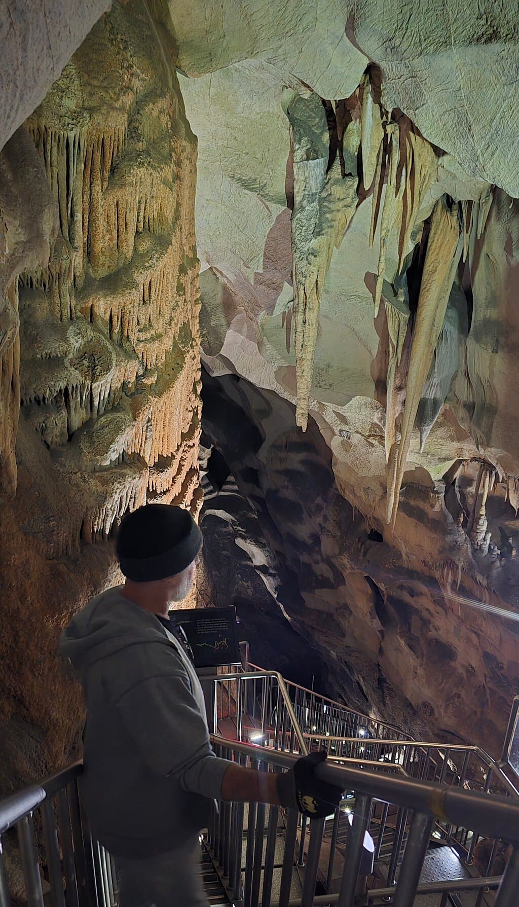 Travel to danyang (showing Gosu Cave)